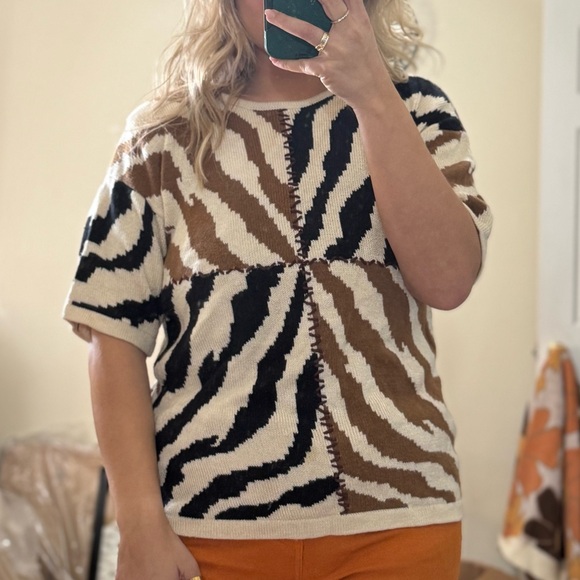 Design Options Sweaters - Vintage Brown & Black Zebra Print Short Sleeve Sweater with Shoulder Pads